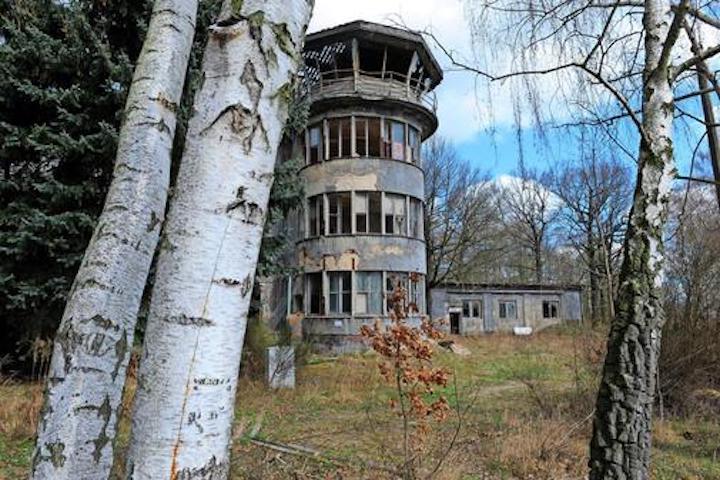 ehemaliger-airport-tower-in-wa