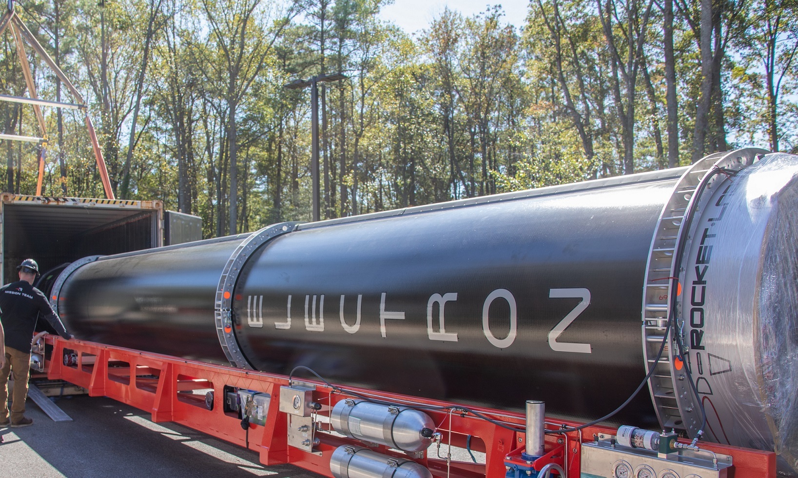 electron-arrives-at-rocket-lab-lc-2web