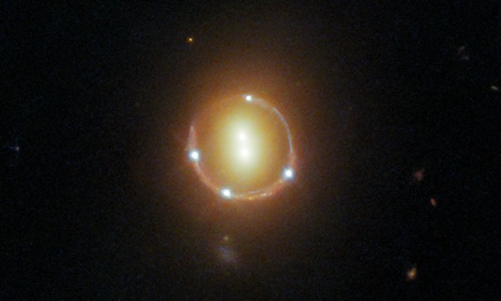 esa-hubble-einsteinring