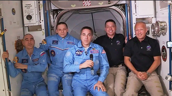 exp63-crew