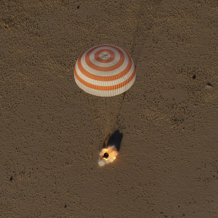 expedition-56-landing-181004