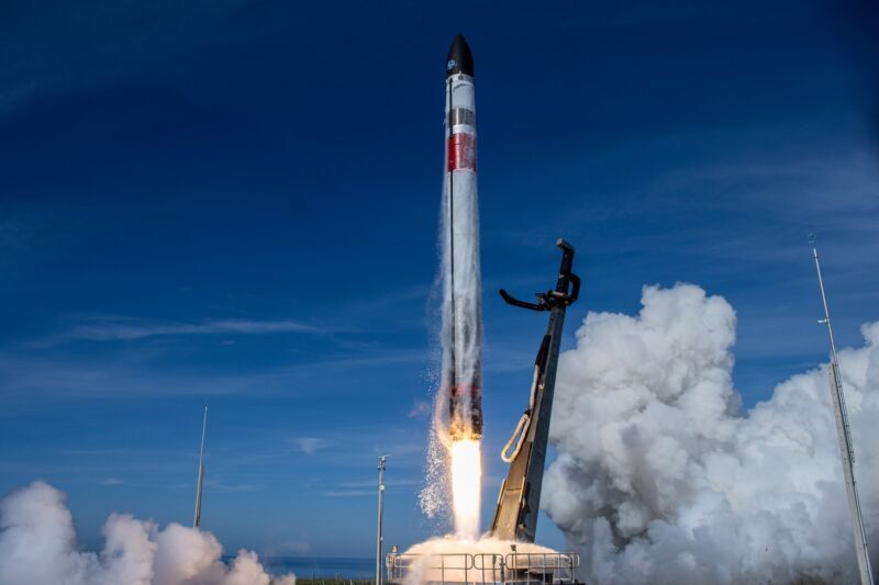 f26-liftoff3-high2-800x533