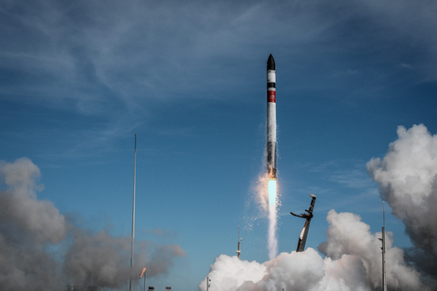 f47-liftoff-003-high