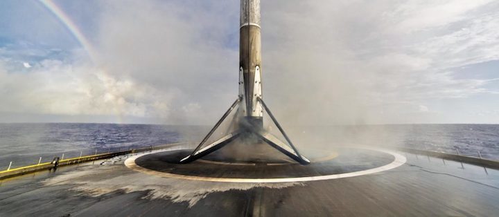 falcon-9-b1047-eshail-2-landing-ocisly-spacex-2-crop-1024x446