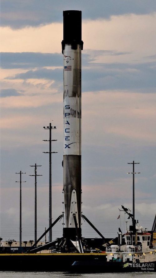 falcon-9-b1056-crs-17-cargo-dragon-ocisly-return-050419-tom-cross-3-575x1024