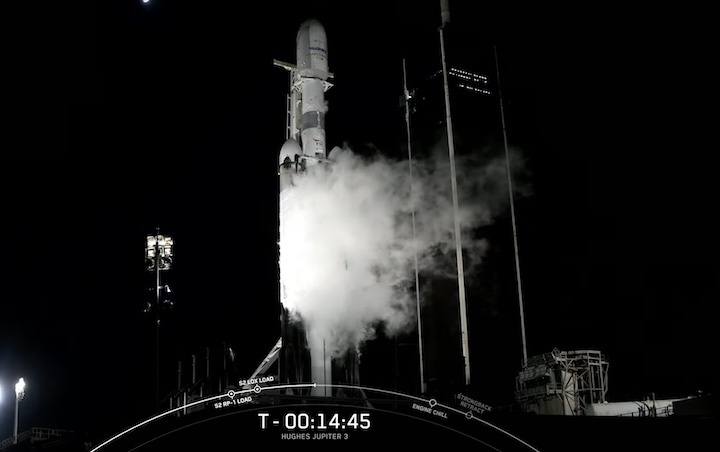 falcon-heavy-jupiter3-launch-ab