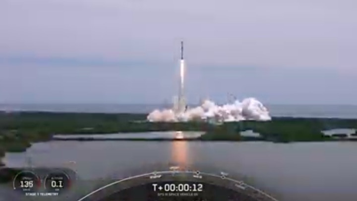 falcon9-gps-iii-launch-ah