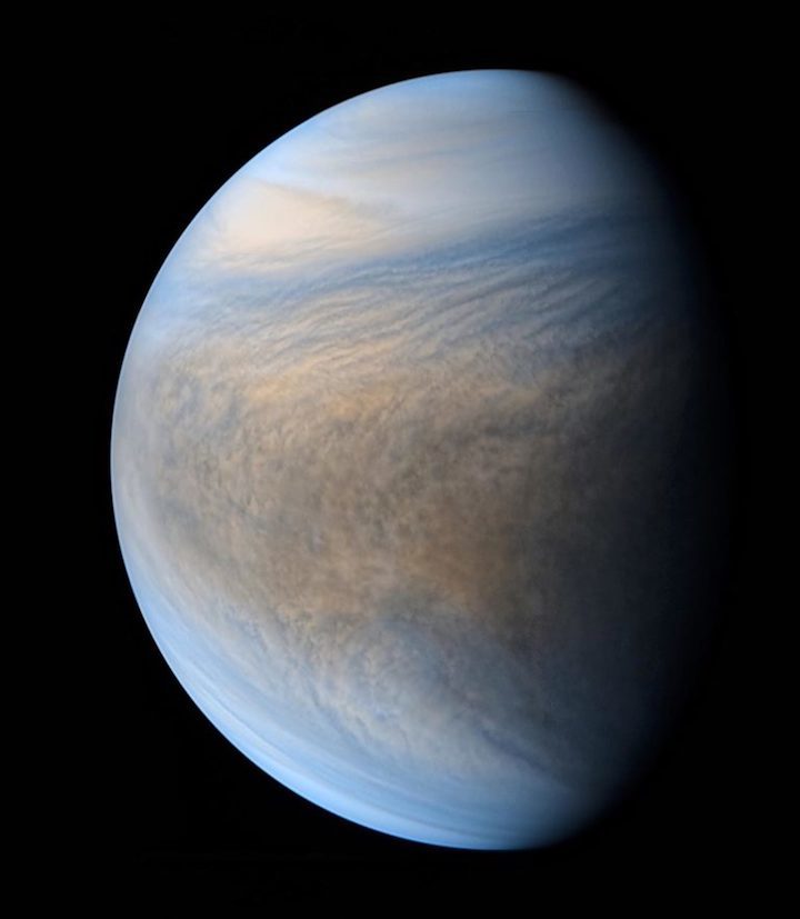 gibbous-venus-from-akatsuki-76