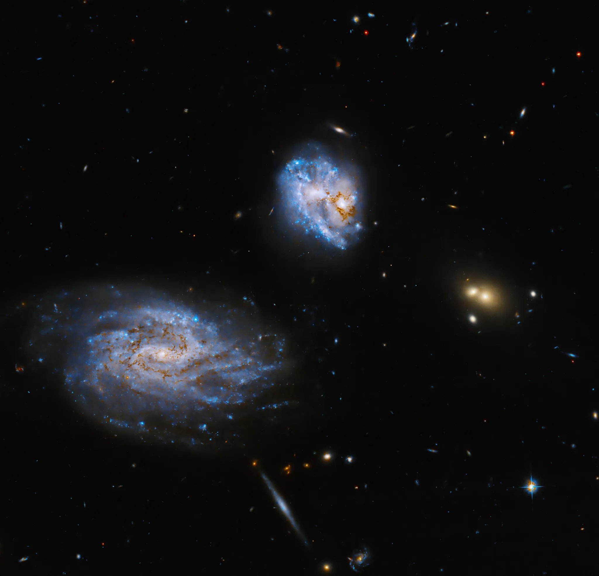 hubble-arp300-1-flat-cont-final