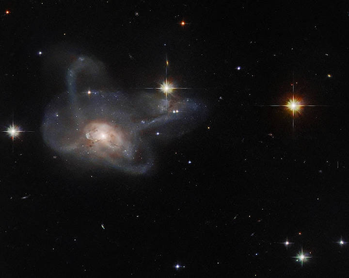 hubble-cgcg396-2-potw2227a