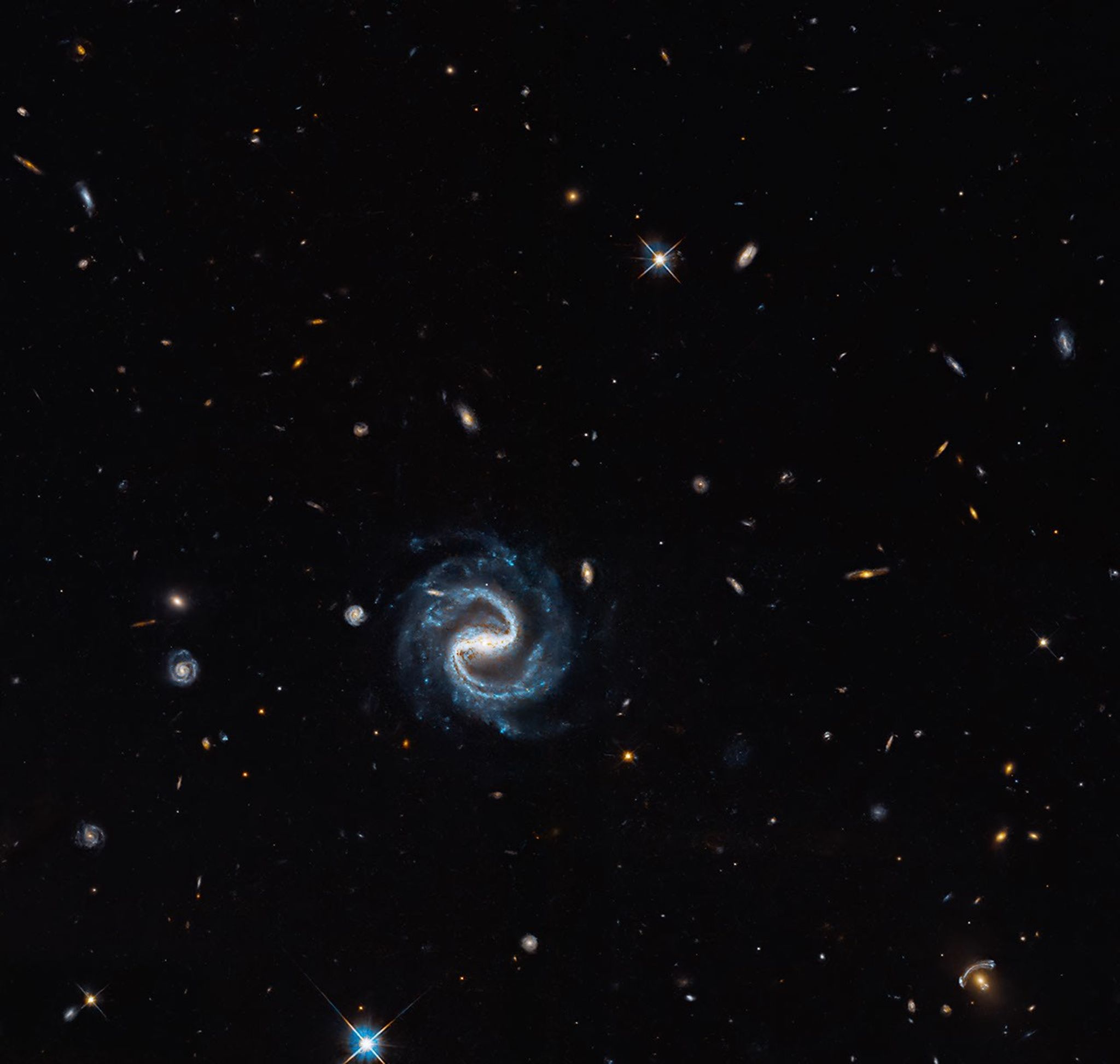 hubble-desi1945345035358-74-flat-finaloktif