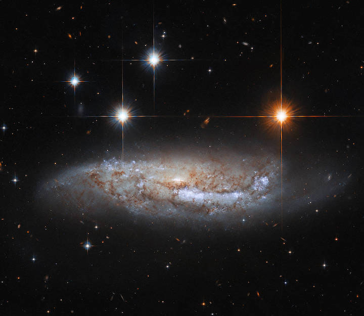 hubble-ngc-3568-potw2150a