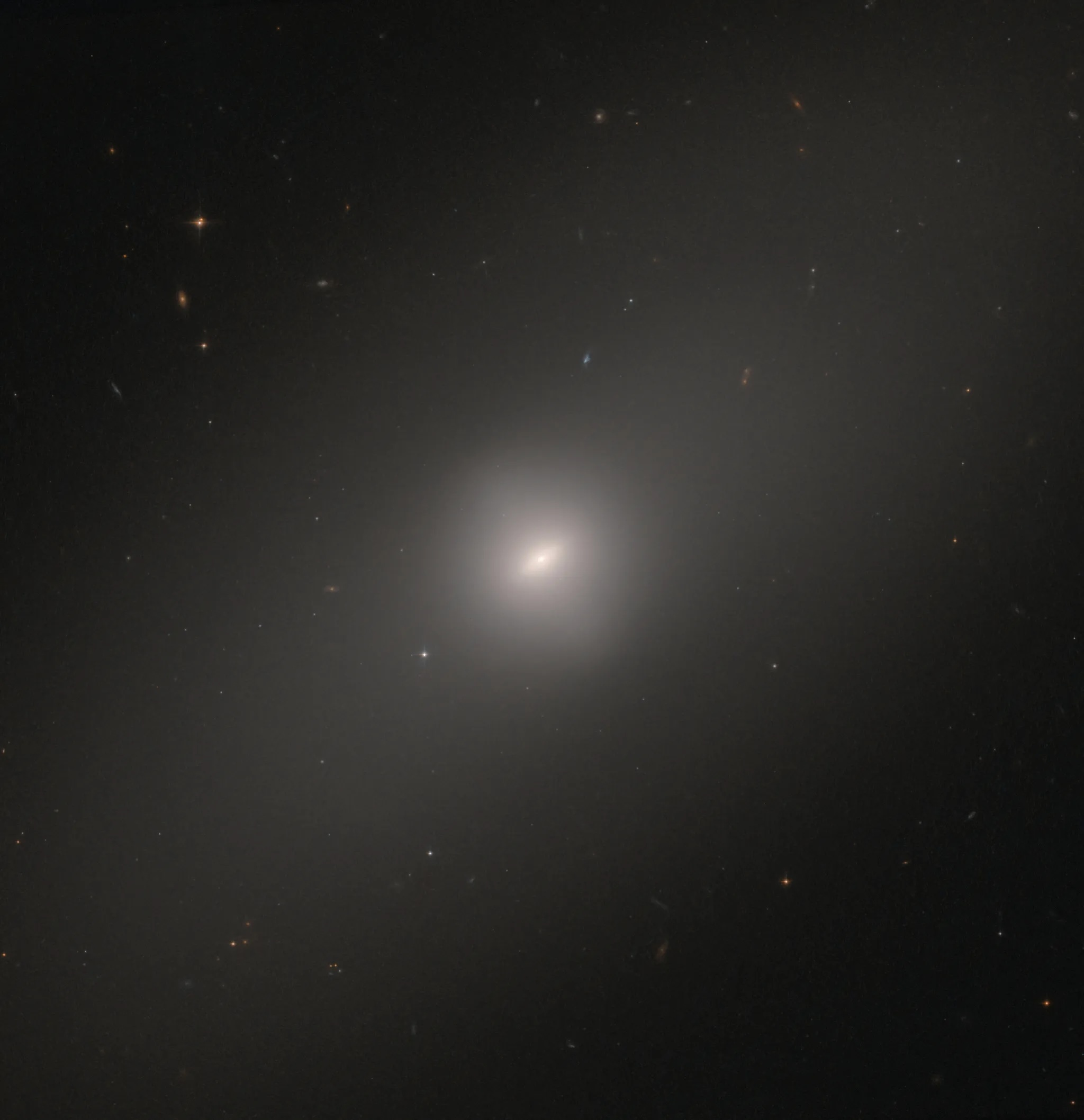 hubble-ngc3384-potw1919a