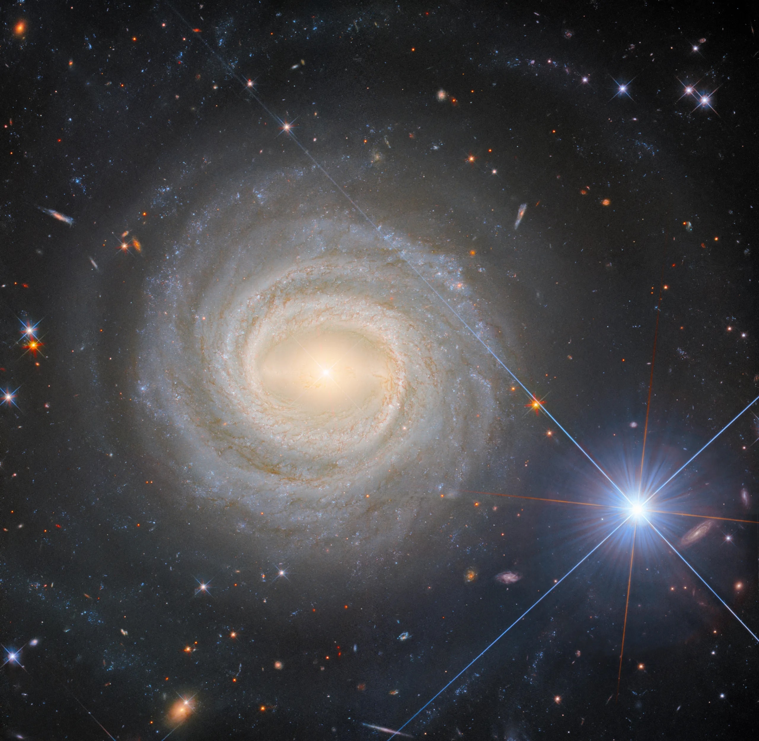 hubble-ngc3783-potw2416a