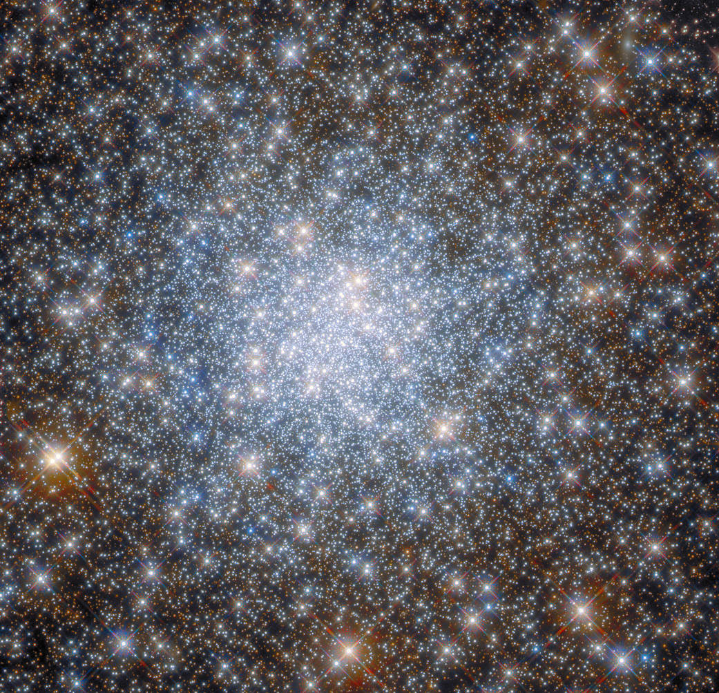 hubble-ngc6638-potw2231a