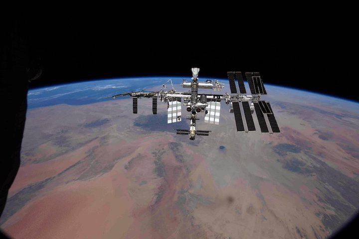 international-space-station-pillars
