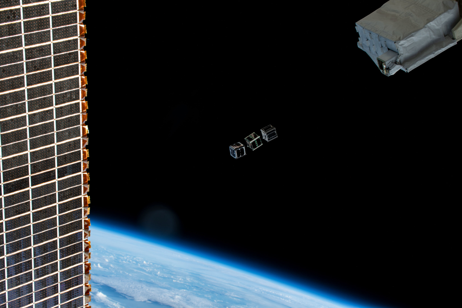 iss-cubesats-1920x1280