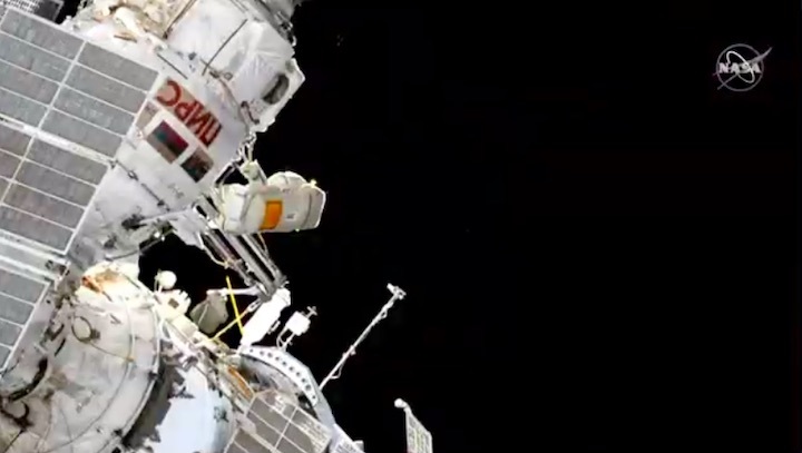 iss-eva-aa-1