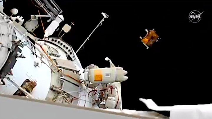 iss-eva-b-1