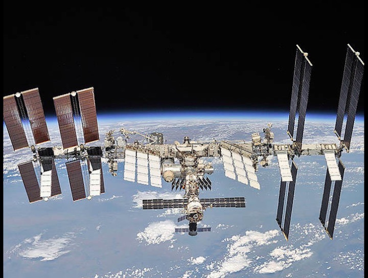 iss-solar-eva-aza