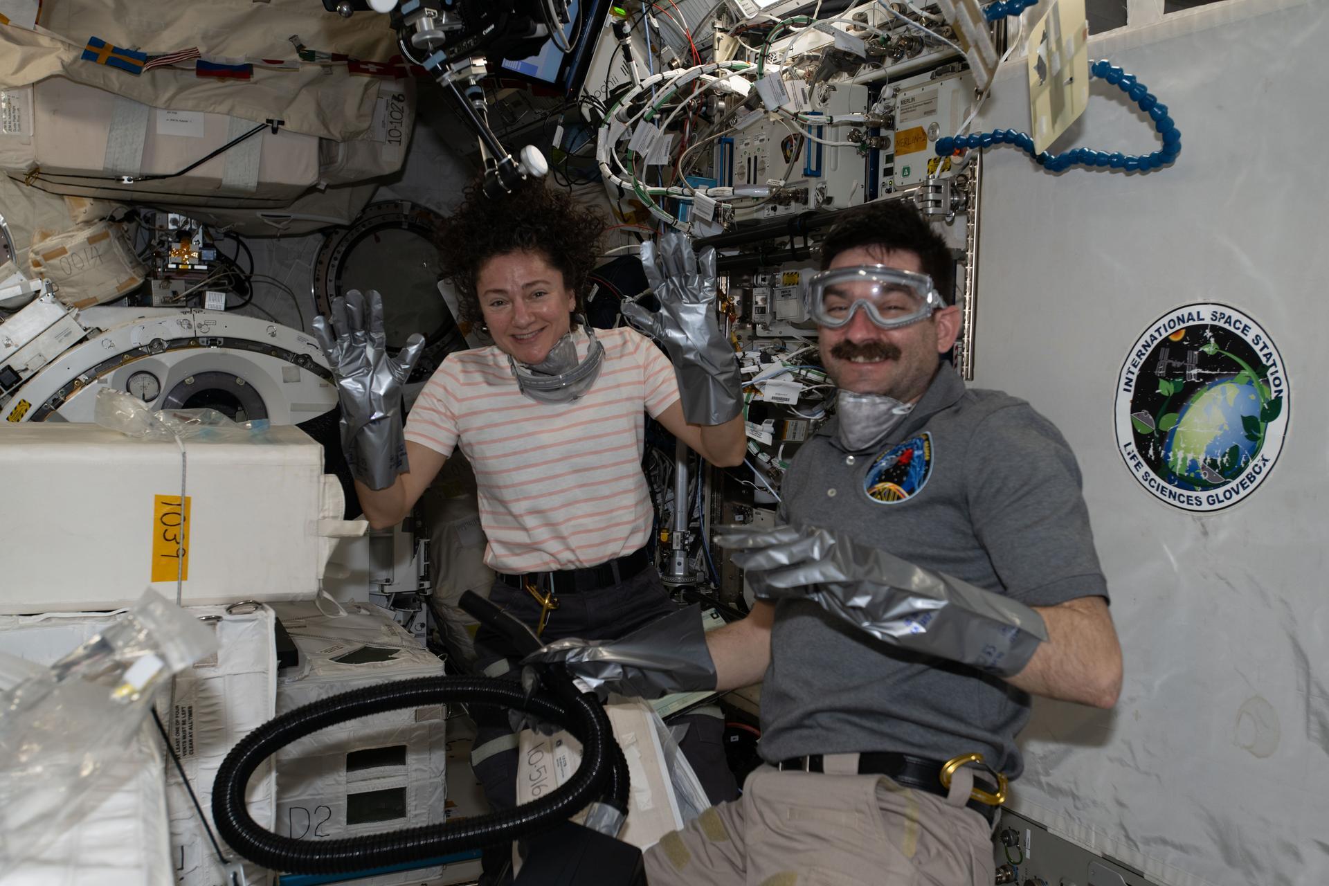 iss074e0587456large