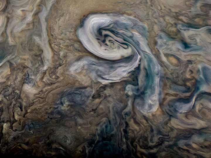 jupiter-juno-storms-atmosphere-800x600