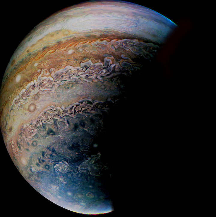 jupiter-outer-atmosphere