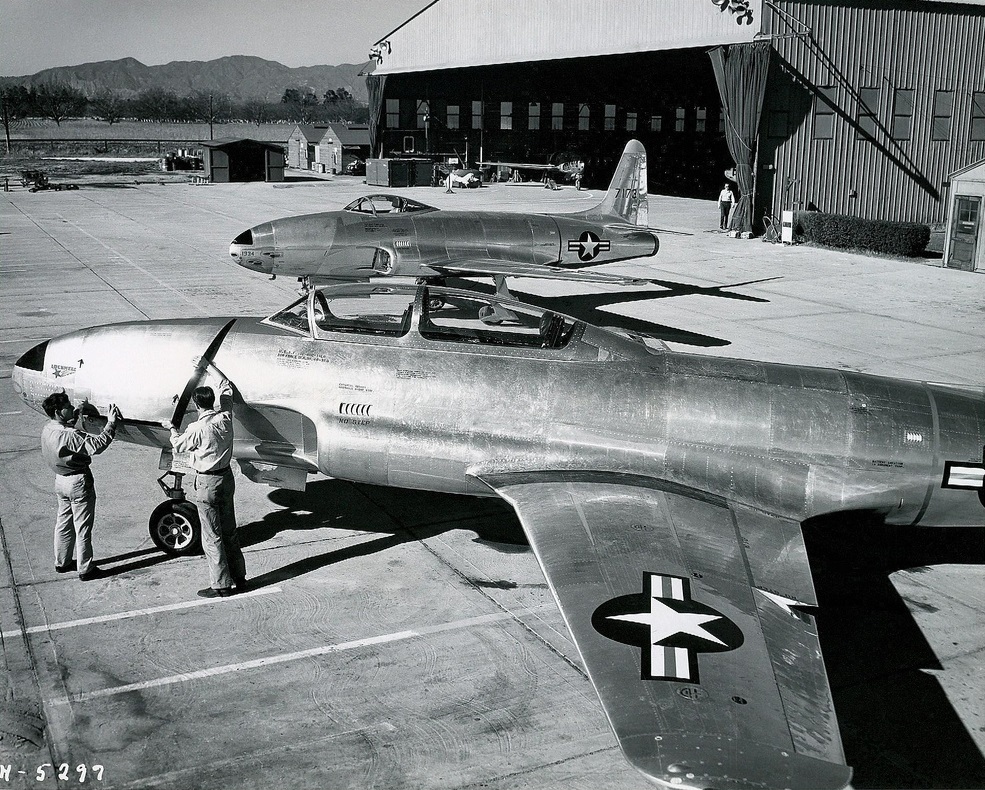 lockheed-tf-80c-1-lo-48-356-with-p-80c-1-lo-47-173-at-vny1