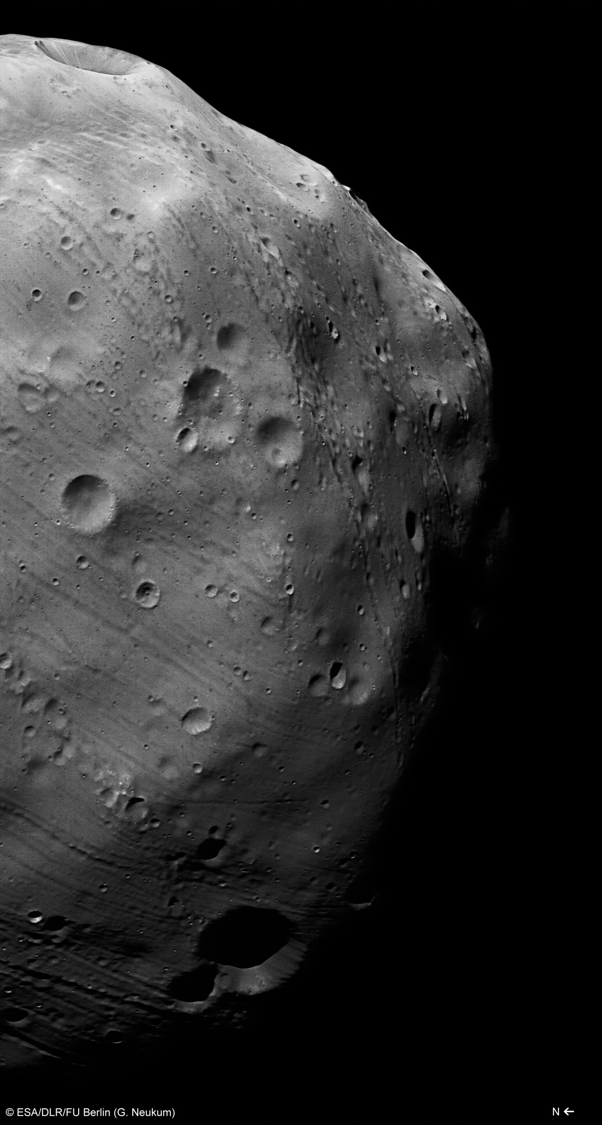 mars-express-hrsc-image-of-phobos-taken-on-7-march-2010-pillars