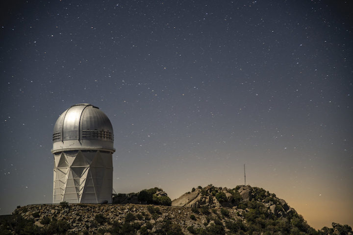 mayall-telescope-kitt-peak-desi-lbnl-1536x1024