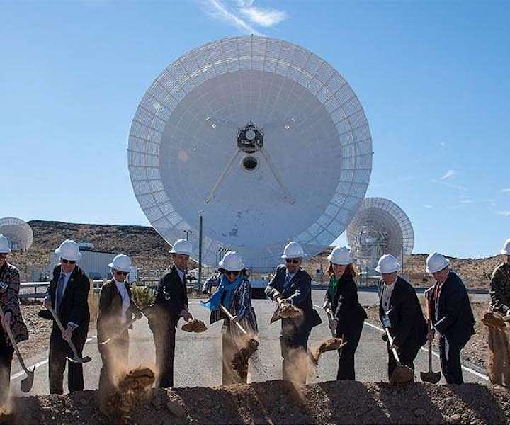 nasa-jpl-goldstone-california-antenna-deep-space-network-broke-ground-hg