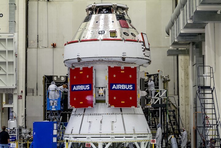 nasa-orion-spacecraft--radislav-sinyak