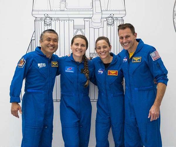 nasa-spacex-dragon-crew-5-russia-japan-us-koichi-wakata-anna-kikina-nicole-mann-josh-cassada-hg