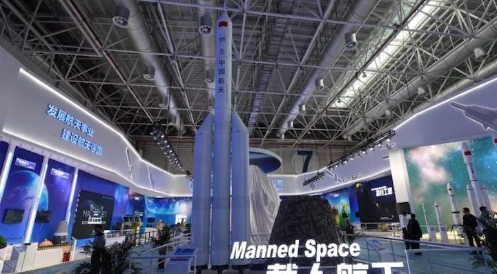 new-concept-launch-vehicle-human-spaceflight-zhuhai-2018-casc-copy-879x485-1