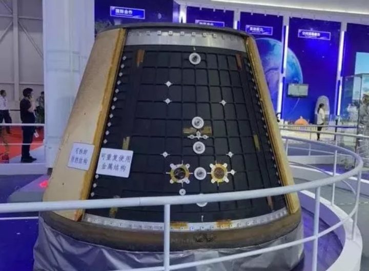 new-gen-crewed-spacecraft-return-capsule-zhuhai-2018-cast-879x644