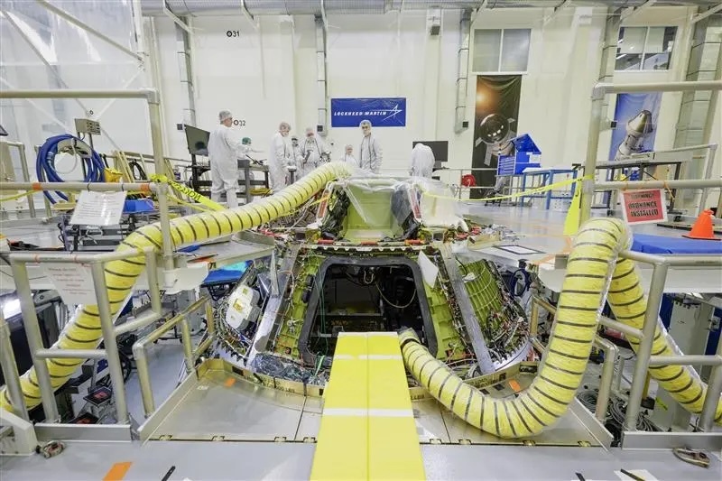 orion-spacecraft-2