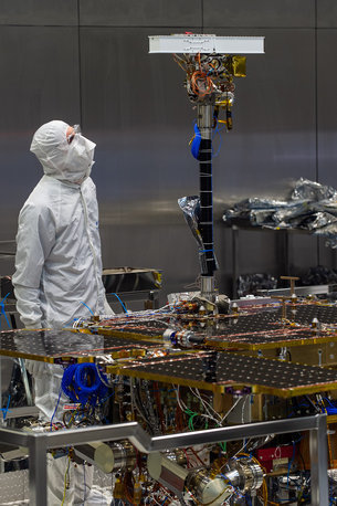 pancam-mast-fitted-to-exomars-rover-medium