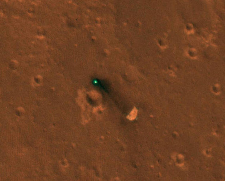 pia22875-chute1-16