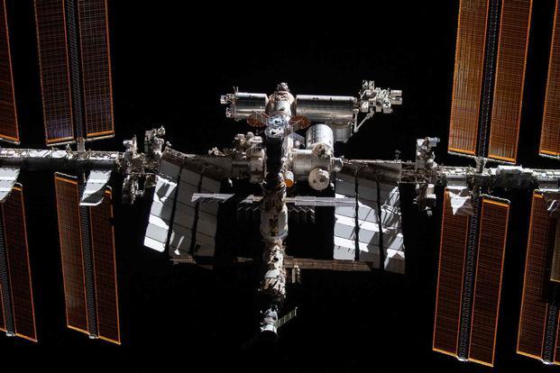 pub-international-space-station-iss-1800