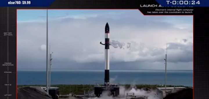 rocketlab25-electron-launch-aj