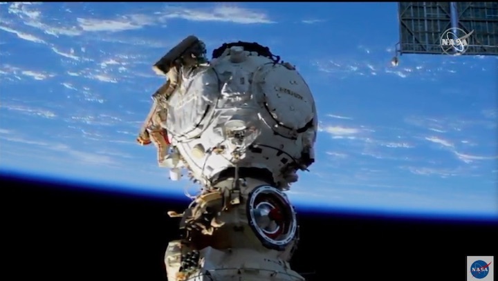 russian-spacewalk-51-au