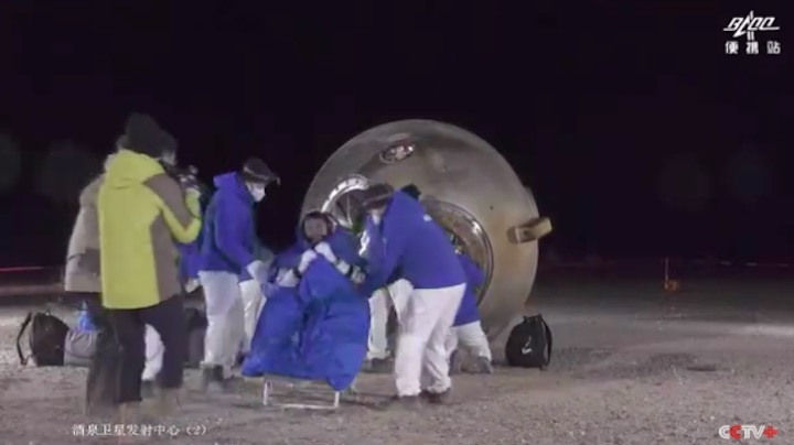 shenzhou-14-crew-landing-agj