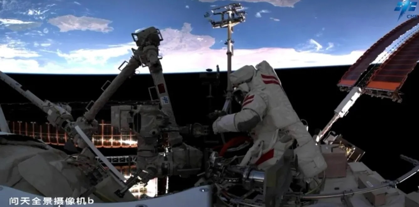shenzhou20-eva2-wentian-camerab-26june2025-cmseo