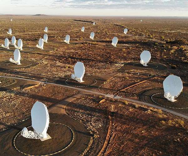 ska-64-antenna-meerkat-radio-telescope-phase-1-ska-mid-telescope-hg