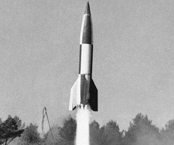 soviet-german-v-2-r-1-ballistic-missile-1950-hg