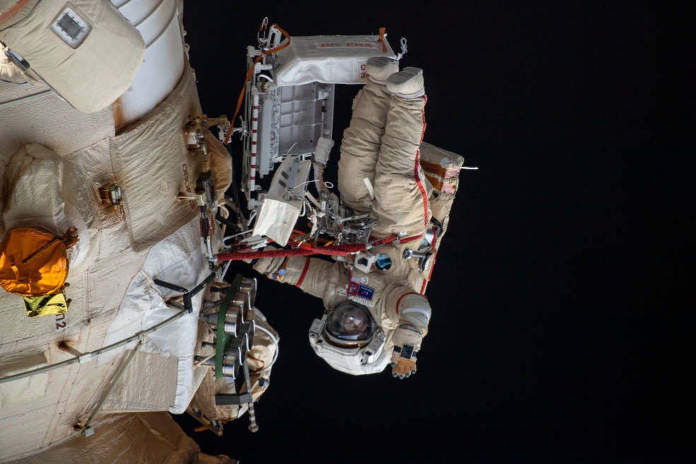 spacesuit-for-eva-advisory