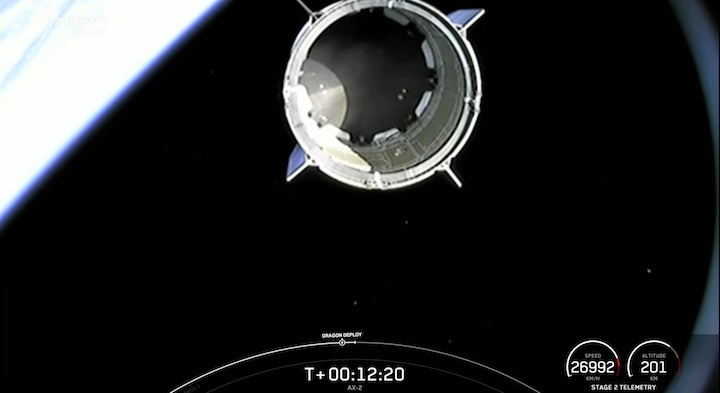 spacex-dragon-ax2-launch-du