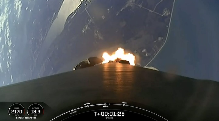 spacex-dragon-crs30-launch-aj