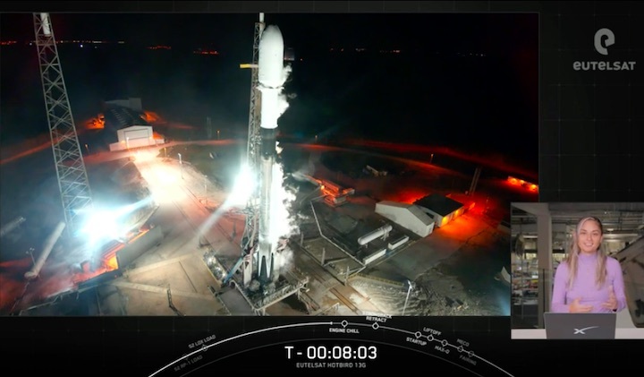 spacex-hot-bird-launch-ab