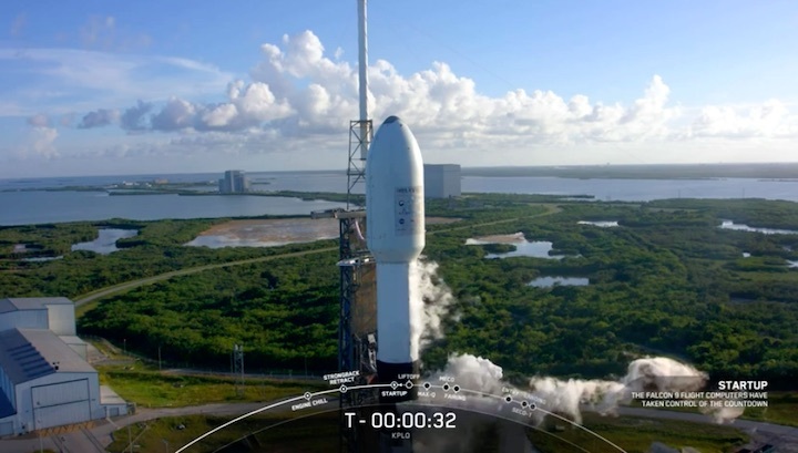 spacex-koreapathfinder-luna-mission-launch-af